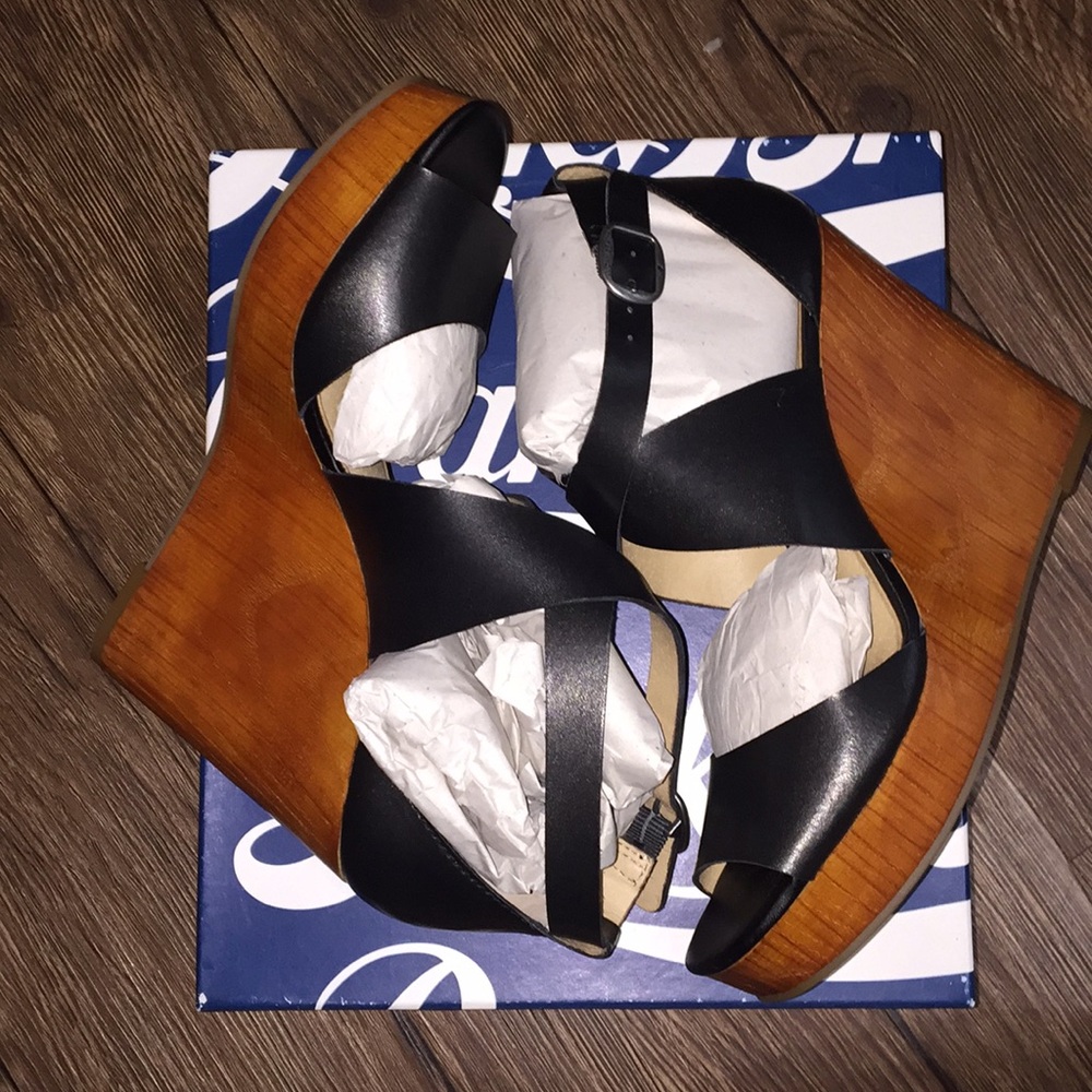 NIB Lucky Brand Wedge Sandals